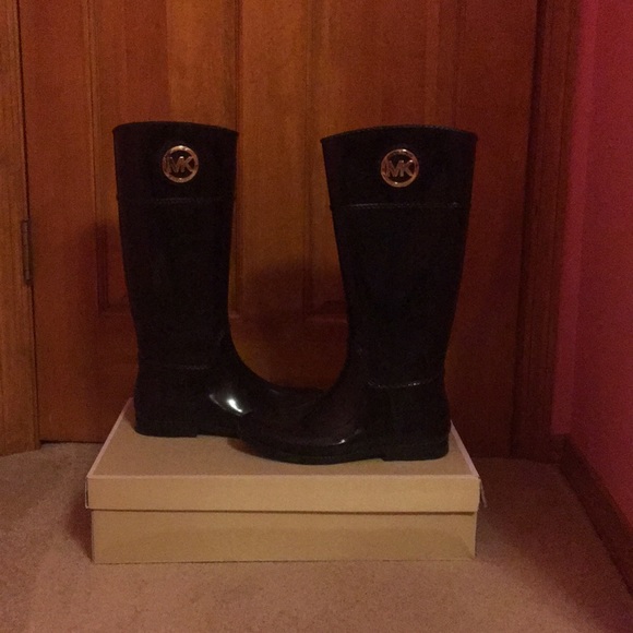 Michael Kors Rainboots - Picture 3 of 3